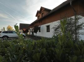 Pension Zum Paradies, casa de hóspedes em Harthausen