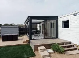 Résidence avec piscine, chalet pour 6