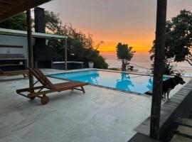 Linga Futhi Beach Cottages, feriebolig i Port St Johns