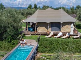 E-glamping/Blue Saphir Tent, alojamento para férias em Arezzo