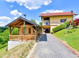 Amazing Home In Adamovec With Sauna, מקום אירוח ביתי בAdamovec