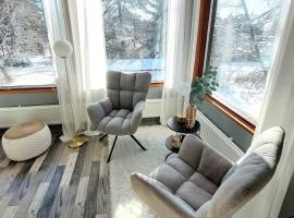 》Villa Kalliorinne - omakotitalo Ruskolla /Turku, hótel í Rusko