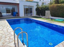 Villa Poseidon, Hotel in Perivolia