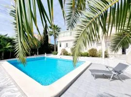 House With Pool In La Siesta