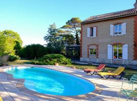 Villa de 5 chambres avec piscine privee jardin amenage et wifi a Ponteves, hotel in Pontevès