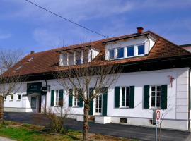 Wotel, hotel with parking in Söchau