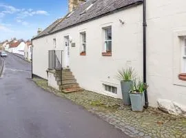 Whinstone Holiday Home in Falkland - Sleeps 8