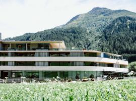 Hotel Arlmont 4 Stern Superior, hotell i Sankt Anton am Arlberg