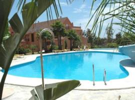Apartamento con piscina, casa de praia em Casares