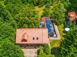 Gorgeous Home In Cujica Krcevina With Indoor Swimming Pool, holiday rental in Čujića Krčevina