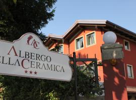 Albergo della Ceramica, hotel v destinaci Villanova Mondovì