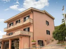 Beautiful Apartment In Bonifati
