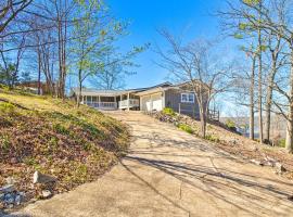 Beautiful Lakeview Home Near Bull Shoals Lake!, отель в городе Bull Shoals