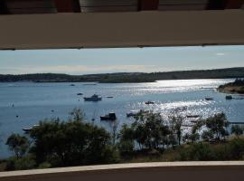 Apartments Burle Vista Medulin, hotel in Medulin