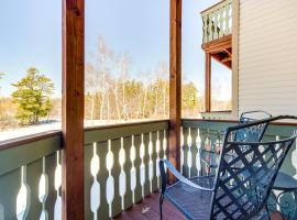 Cozy Birchwood Condo on Tagalong Golf Course!, appartement in Birchwood
