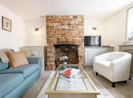 June Cottage, pet-friendly hotel in Bognor Regis