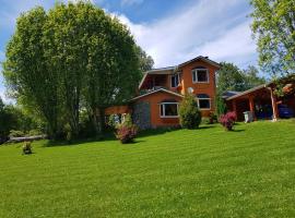 Hermosa cabaña en Lago Ranco, hotel di Lago Ranco