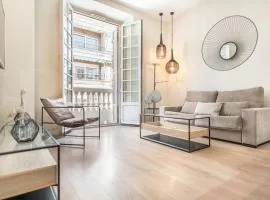 Chic apartment with parking in the heart of Malaga REMS