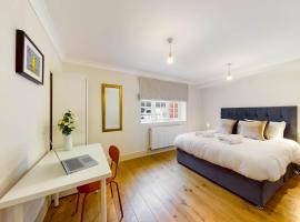 Redhill town centre apartments by Livingo, vacation rental in Redhill