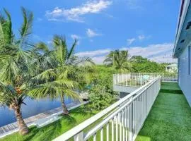 Water Front Home with Boat Dock Hot Tub Roof Top Fire Pit