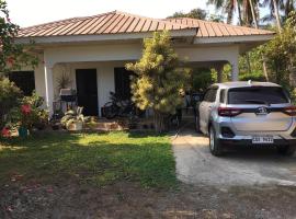 Riverside Transient House/Balingasay-Patar Beach, hotell sihtkohas Balingasay