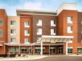 TownePlace Suites by Marriott Dubuque Downtown, hotel near Dubuque Regional Airport - DBQ, Dubuque