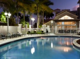 Residence Inn by Marriott Fort Lauderdale Airport & Cruise Port โรงแรมในดาเนียบีช