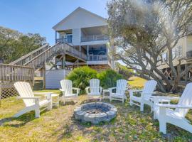 Waterfront Emerald Isle Home with Dock Access!, hotel em Emerald Isle