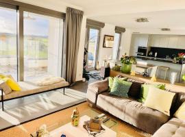 Luxurious 3 Bedrooms with Parking and Terrace-Ber1, готель з парковкою у місті Бертранж