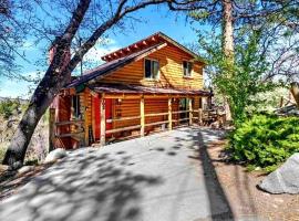 Cozy Moon Cabin, hotel with parking in Big Bear Lake