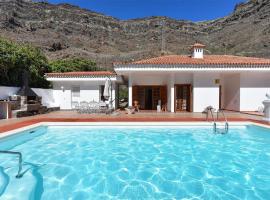 Lovely Home In Cercado De Espino With Outdoor Swimming Pool, hotel v destinácii Los Palmitos