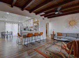 Casa Charleston-3BR-2Bath-Private HOT TUB-Pet Friendly-No Pet Fees!