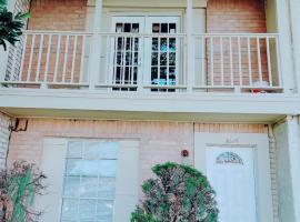 77072 New remodeled Cute Townhome SW, tradicionalna kućica u Houstonu