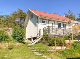 Awesome Apartment In Lysekil With Wifi And 2 Bedrooms, semesterboende i Lysekil