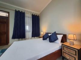 Spacious Holiday Let Wi-Fi & Private Amenities Oyibi, hostel in Oyibi