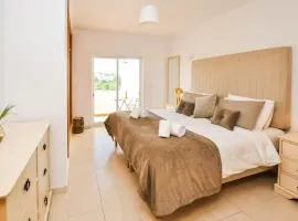 Albufeira Townhouses by OCvillas