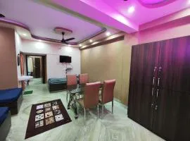 Lovely 2BHK serviced apartment near Gariahat