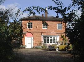 The Old Vicarage Bed And Breakfast, Hotel in Hindolveston