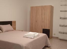 Maravilloso piso de dos dormitorios en Huéscar – hotel w mieście Huéscar