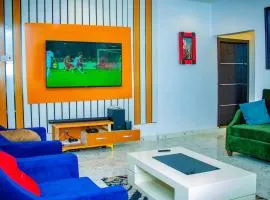 Spacious 2-bed Apt With 24hrs Power+ Unlimited Wi-Fi