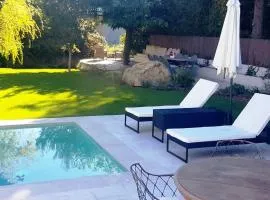 Spacious luxury villa on the banks of the Sorgue