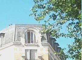 Vue sur les toits de Paris, tour Effeil, centre malakoff, chambre chez l'habitant, sans ascenseur, à deux pas de Paris