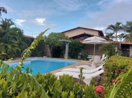 Cumbuco - Casa de praia com piscina e deck, hotel in Cumbuco