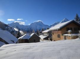 Chalet le Vertical - Chalet5*, sauna, jacuzzi, billard, balnéo, massage, pistes à 150 m, hotel di Les Deux Alpes