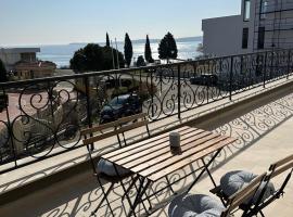 Cosy apartments with sea view in complex PANORAMA, boende vid stranden i Tjernomorets