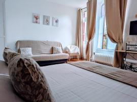 Logis Hotel La Tourelle du Beffroi, hotel en Bourbon-Lancy