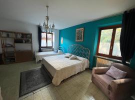 Il gufo e il gatto del lago, bed & breakfast a Travedona