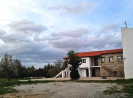 Green Garden Houses, cheap hotel in Chaves