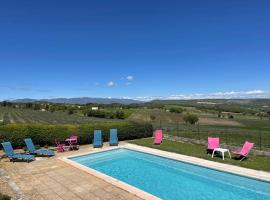 La Ferme l'Etang, holiday home in Vachères