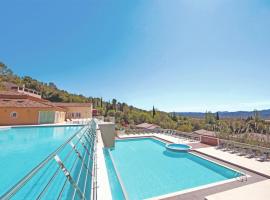 Cozy Apartment In Callian With Outdoor Swimming Pool, hotel v mestu Callian